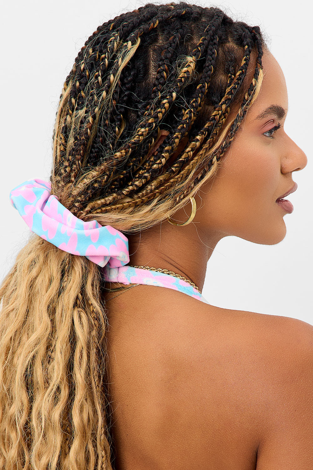 Alternative view of Katy Terry Scrunchie - Daisy Dream